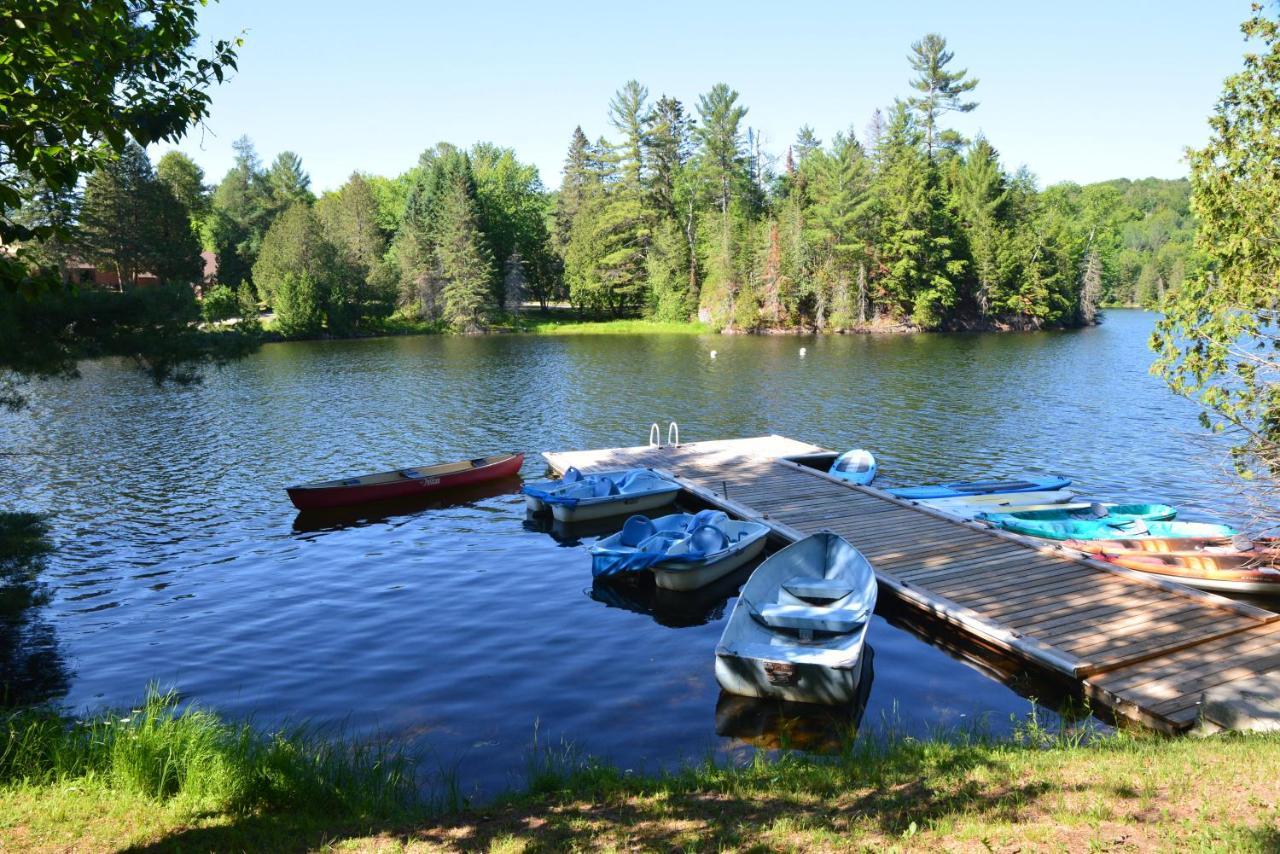 Hotel Et Centre De Villegiature Lac Carling Grenville-Sur-La-Rouge 外观 照片