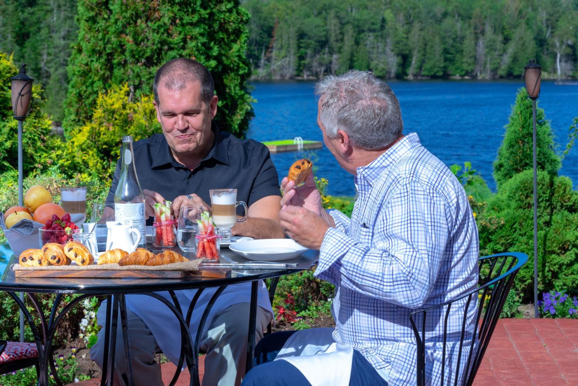 Hotel Et Centre De Villegiature Lac Carling Grenville-Sur-La-Rouge 外观 照片