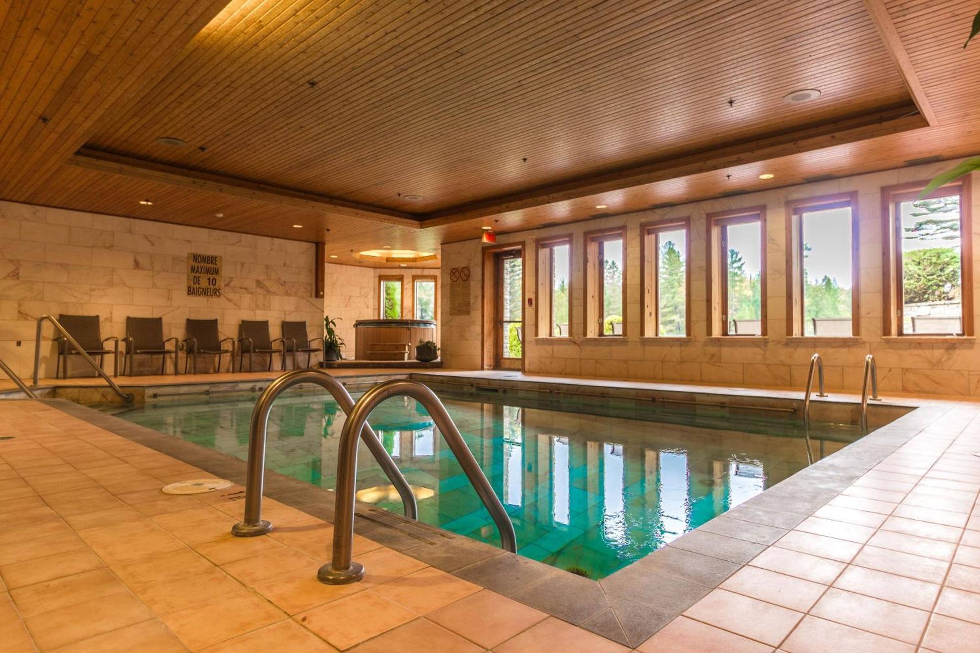 Hotel Et Centre De Villegiature Lac Carling Grenville-Sur-La-Rouge 外观 照片